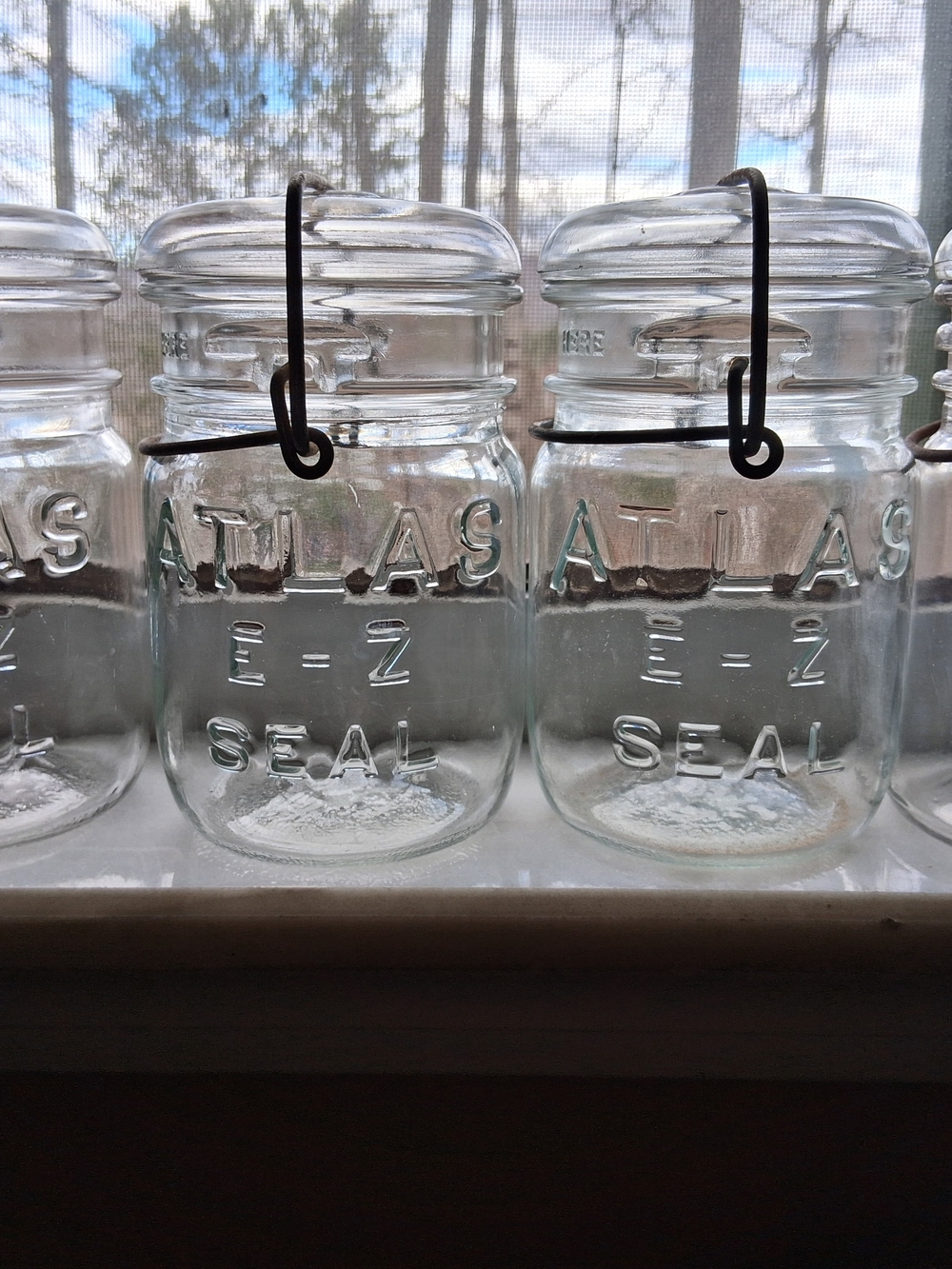 4 Vintage Atlas Mason Jars with Wire Bail Lid - Clear